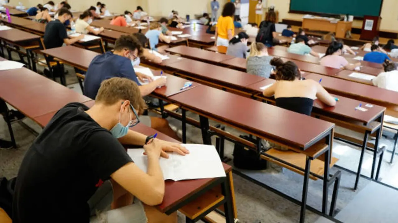 Alumnos durante la Selectividad de 2021 | Fuente: Getty Images
