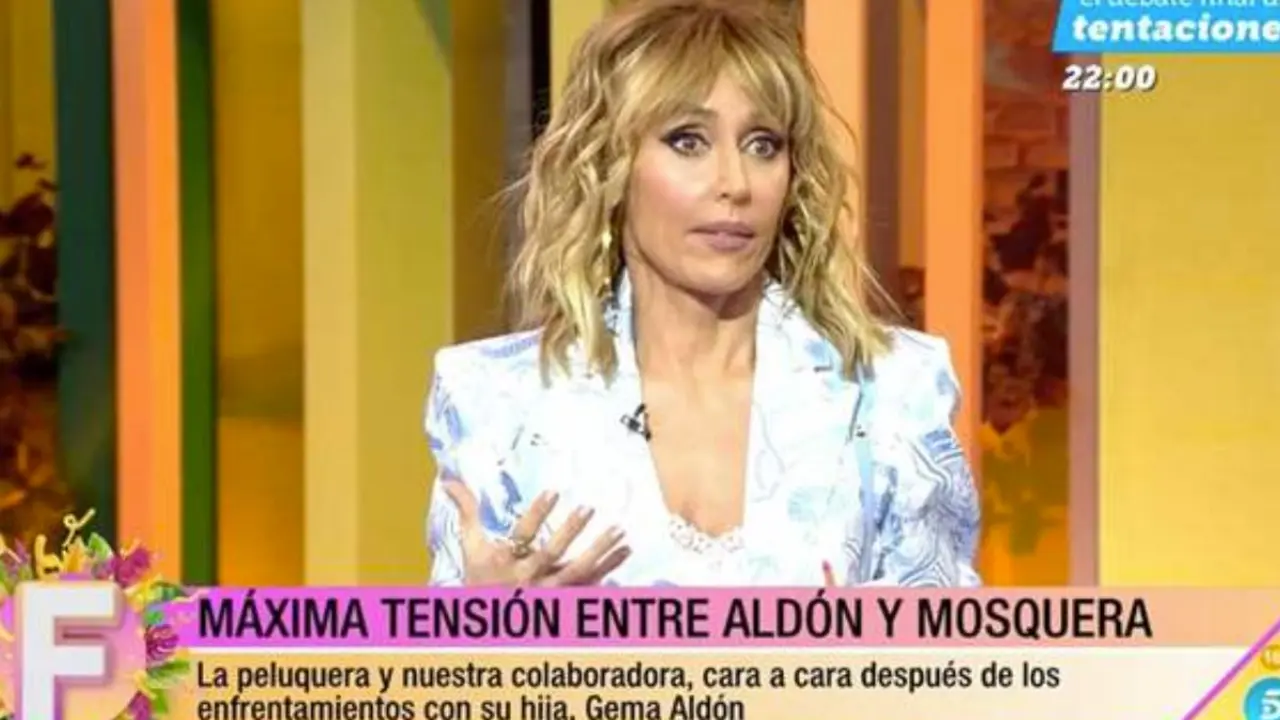 Emma García en un momento de ´Fiesta´ en que pidió perdón a Raquel Mosquera - Mediaset