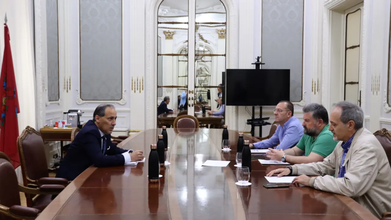 El decano del ICAM recibe al comité de huelga de los funcionarios de Justicia