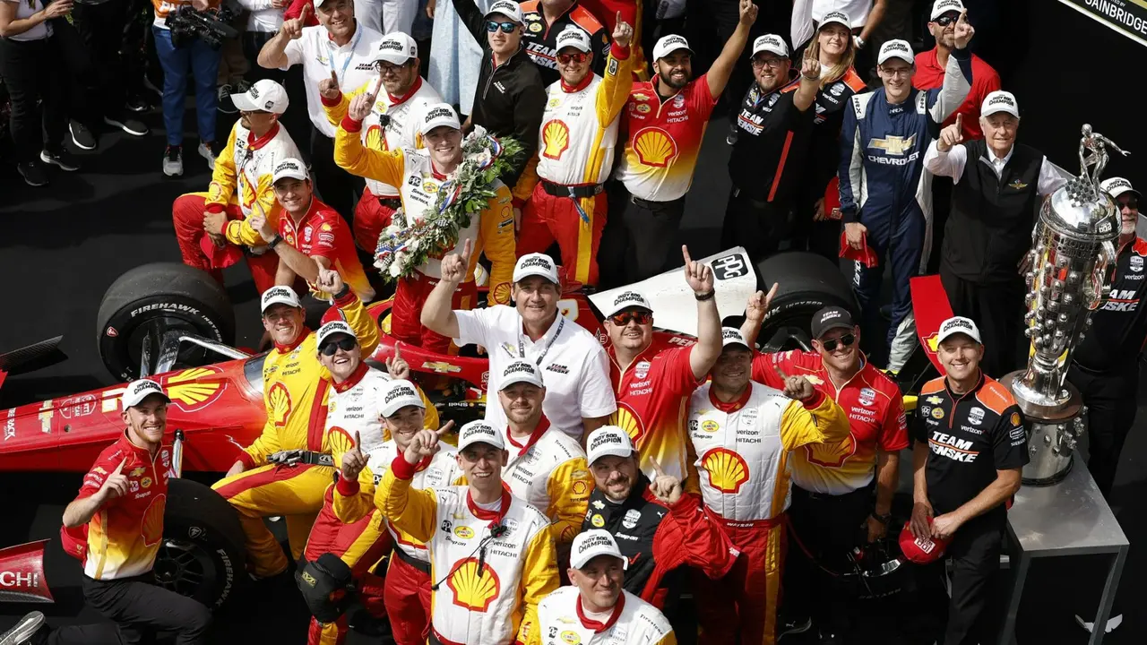 Josef Newgarden y Penske ganan las 500 Millas de Indianápolis | Fuente: @Team_Penske