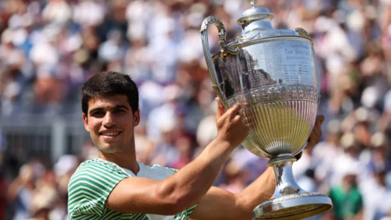 Carlos Alcaraz gana el título en Queen's | Fuente: Getty Images