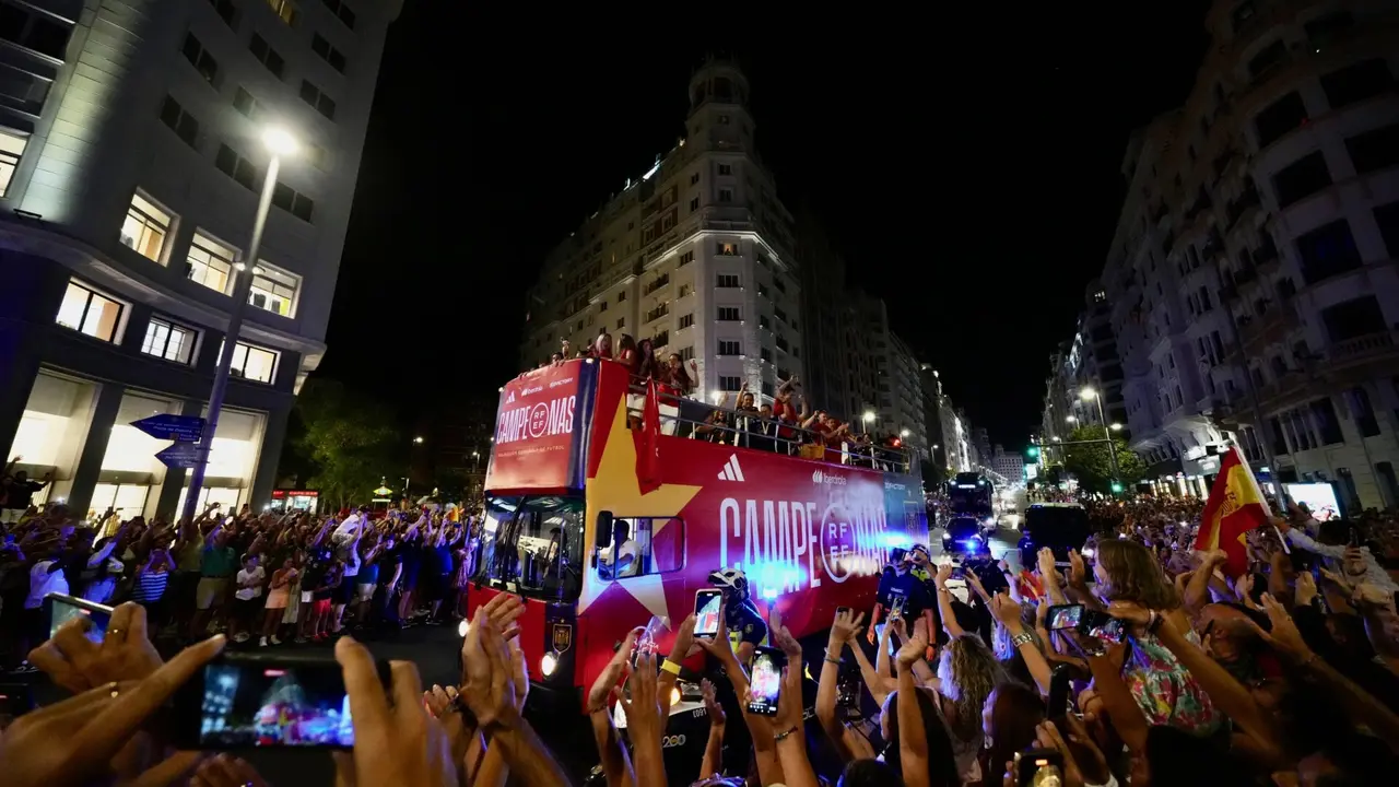 La Selección Española a su llegada a Madrid | Fuente: @SEFutbolFEM