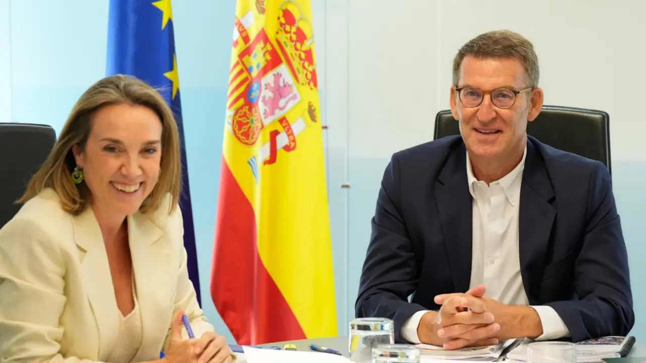Cuca Gamarra junto a Alberto Núñez Feijóo / Twitter Cuca Gamarra