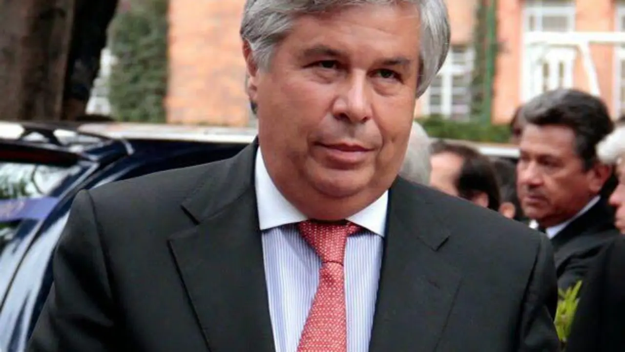 Víctor G. Ricardo