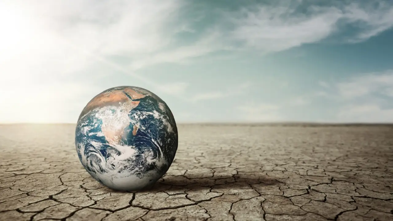 Imagen de <a href="https://www.freepik.es/foto-gratis/cambio-climatico-suelo-seco_21248833.htm#query=calentamiento%20global&position=5&from_view=keyword&track=ais">Freepik</a>