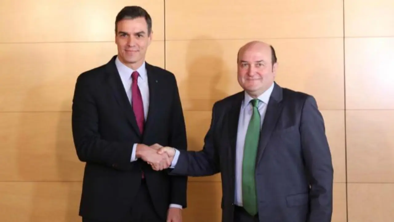 Pedro Sánchez y Andoni Ortuzar / PSOE / Archivo