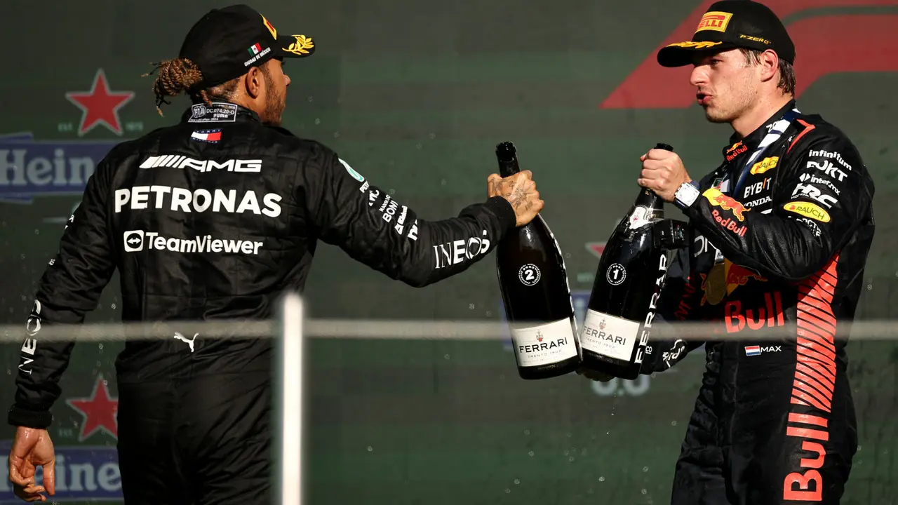 Verstappen y Hamilton en el Gran Premio de México 2023 | Fuente: Red Bull