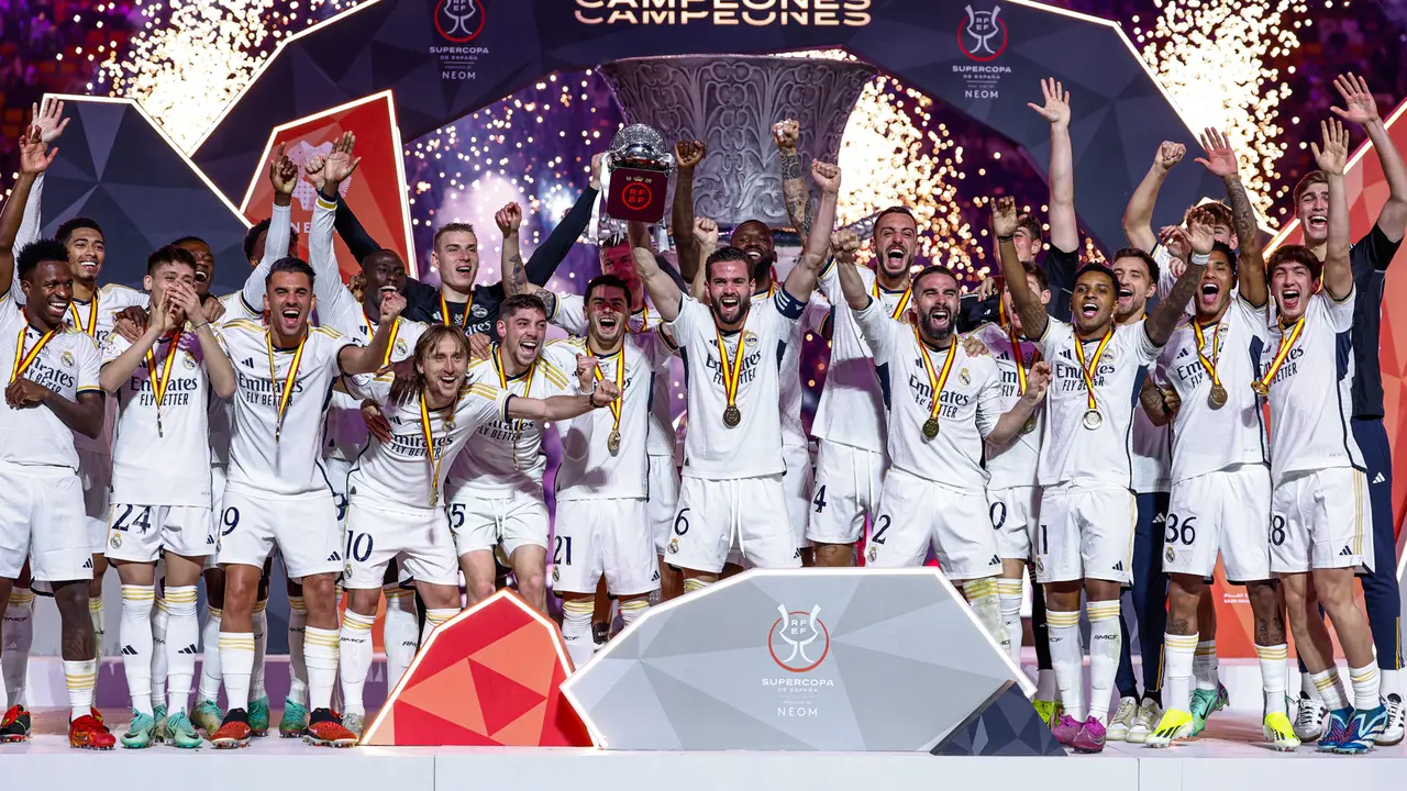 El Real Madrid levanta la Supercopa de España | Fuente: Real Madrid