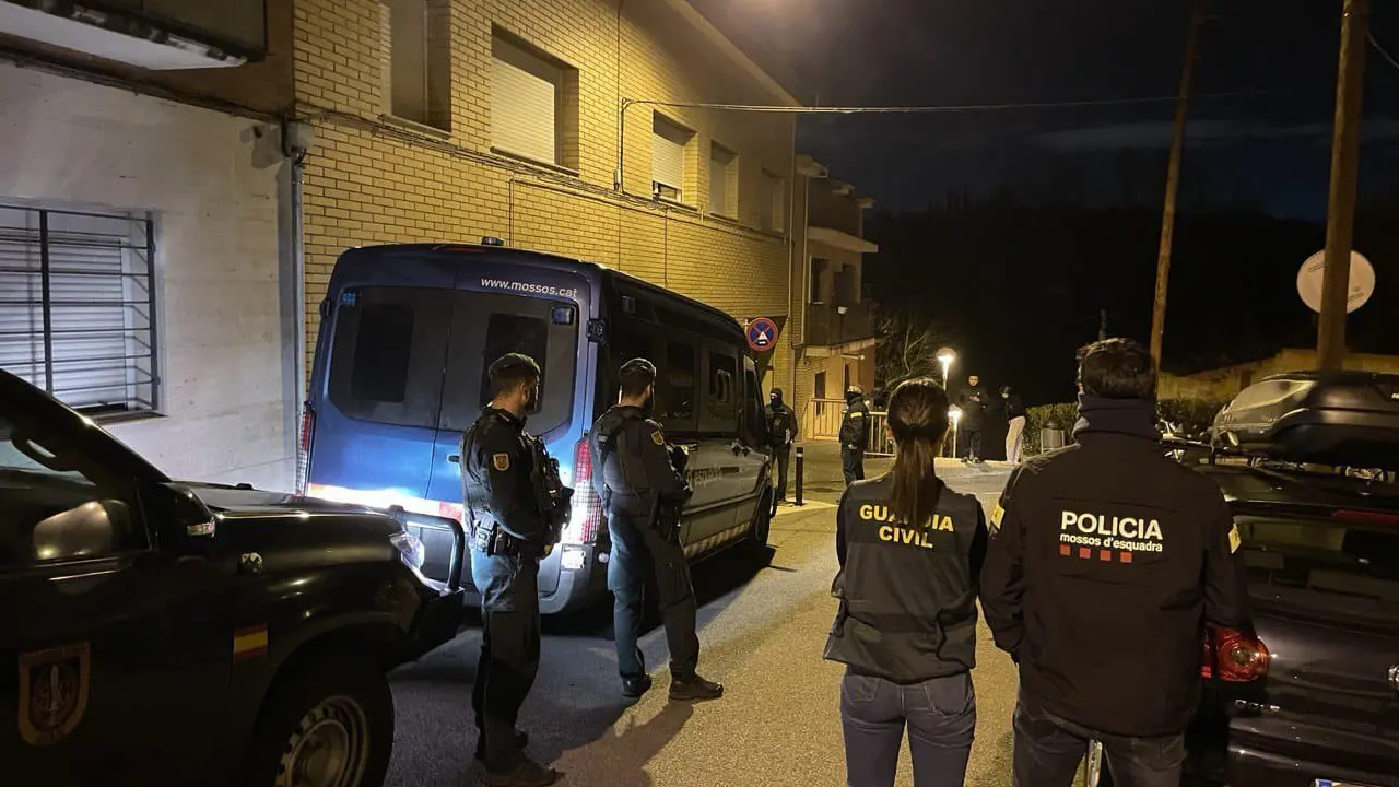 Guardia Civil y Mossos