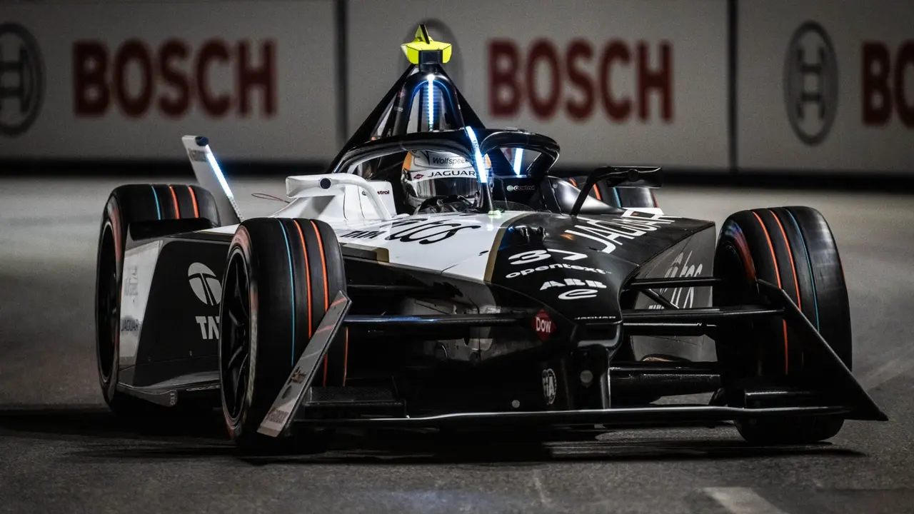 Nick Cassidy en el ePrix de Diriyah 2024 | Fuente: Fórmula E