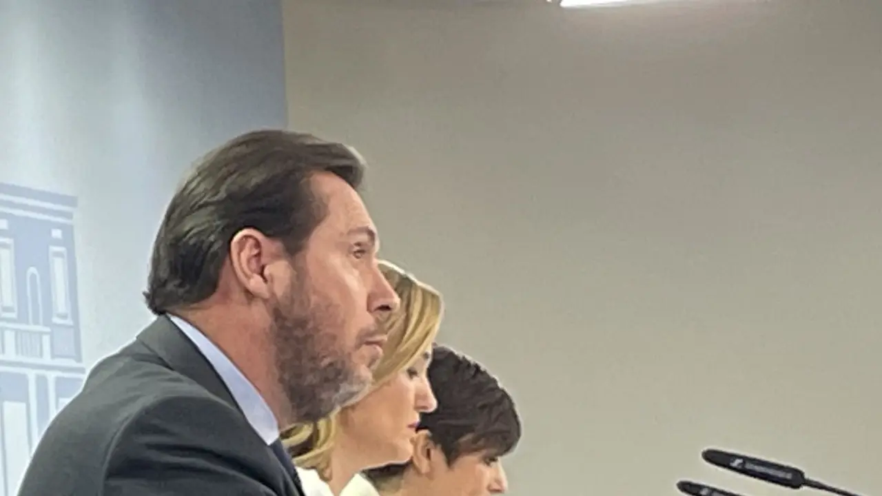 Los ministros Óscar Puente, Pilar Alegría e Isabel Rodríguez / Estrella Digital