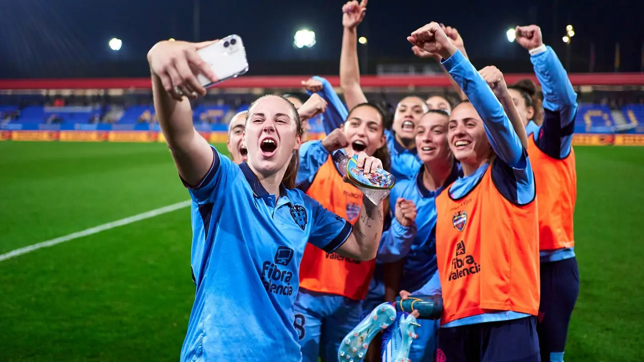 El Levante celebra el empate contra el Barça | Fuente: Levante UD