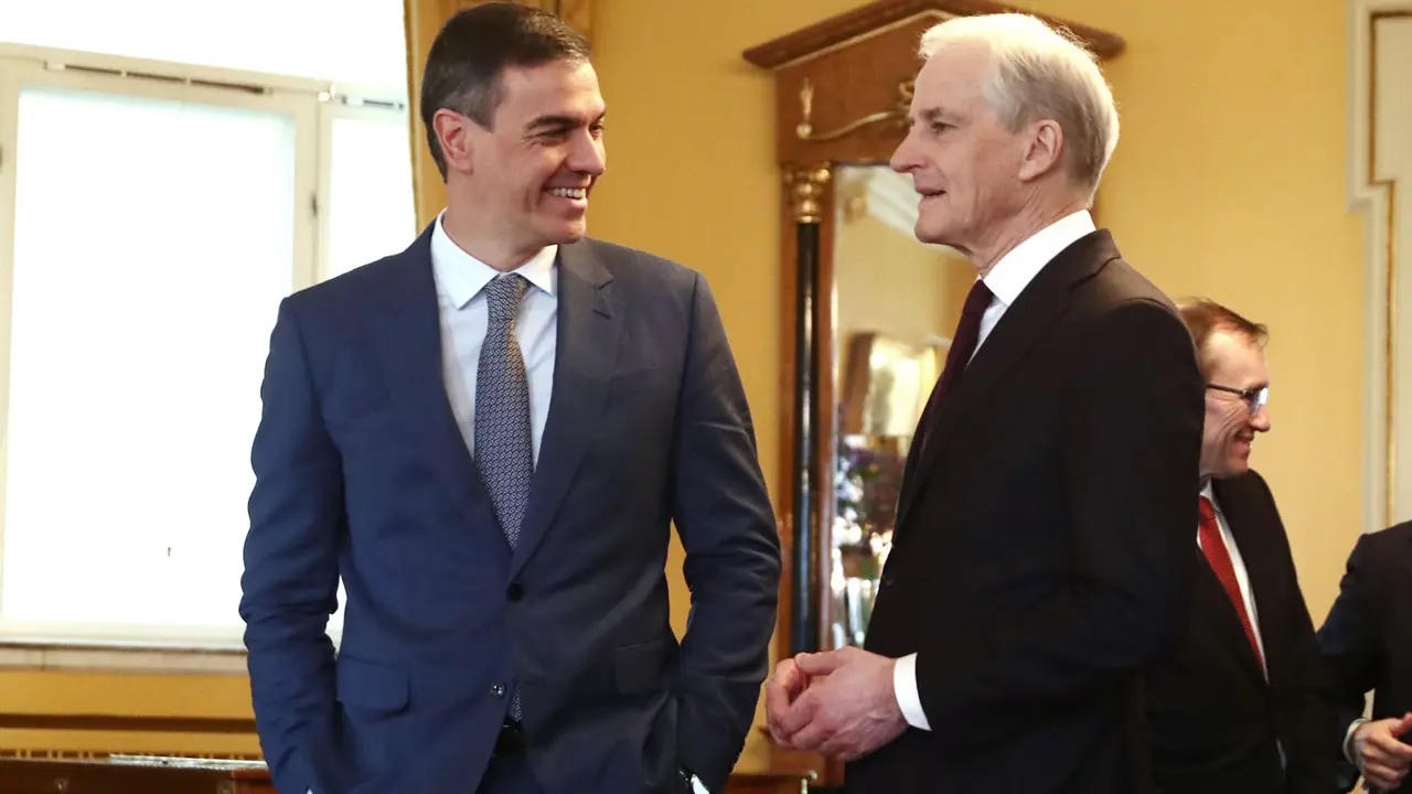 El presidente del Gobierno, Pedro Sánchez, y el ministro del Reino de Noruega, Jonas Gahr Støre | Fuente: Moncloa