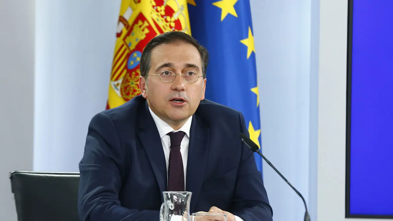 José Manuel Albares en rueda de prensa | Fuente: Moncloa