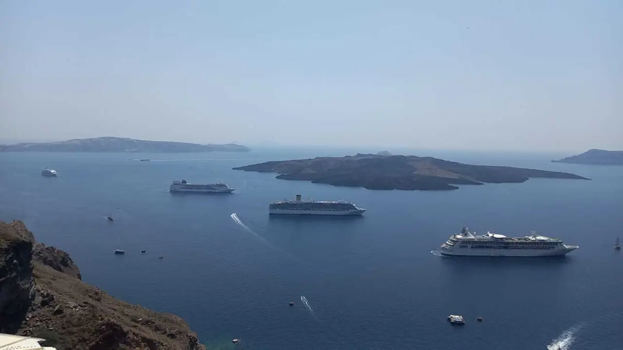 Cruceros en Santorini, Grecia | Fuente: Luna Esteban