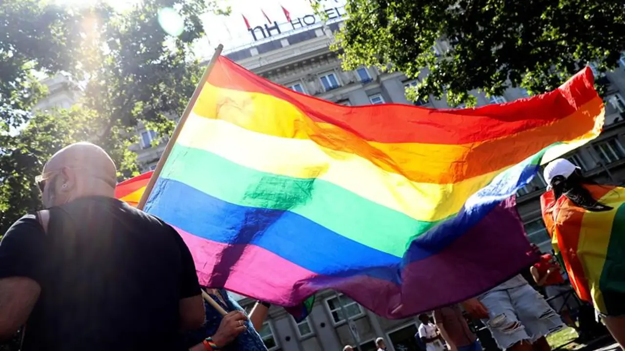 Bandera del Orgullo LGBT | Fuente: Turismo Madrid