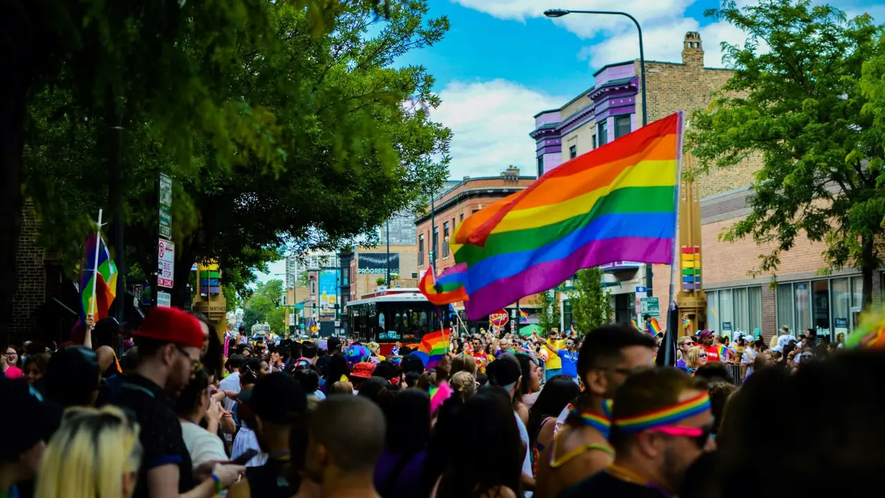 Bandera del Orgullo LGTBIQ+ | Fuente: Pexels