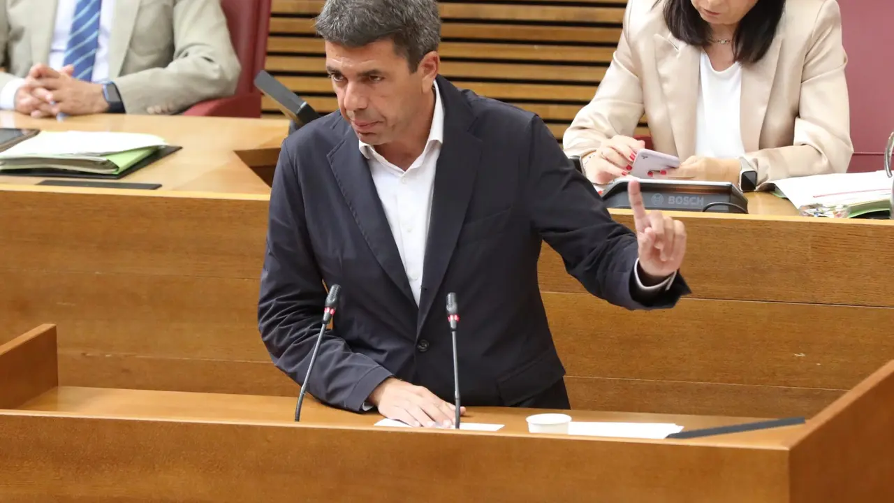 Carlos Mazón en la sesión de control. Fuente: Generalitat Valenciana. 
