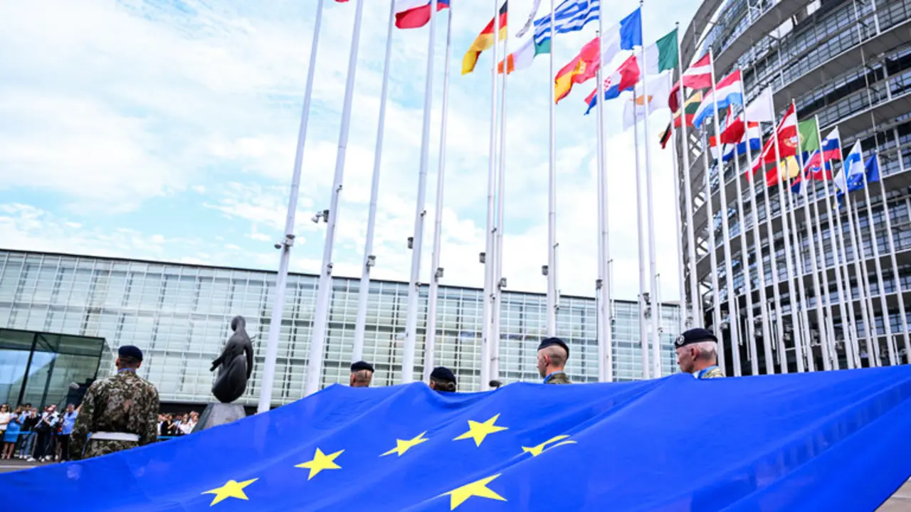 Raising ceremony of the European flag for the beginning of the 10th legislative term in front of the European Parliament in Strasbourg