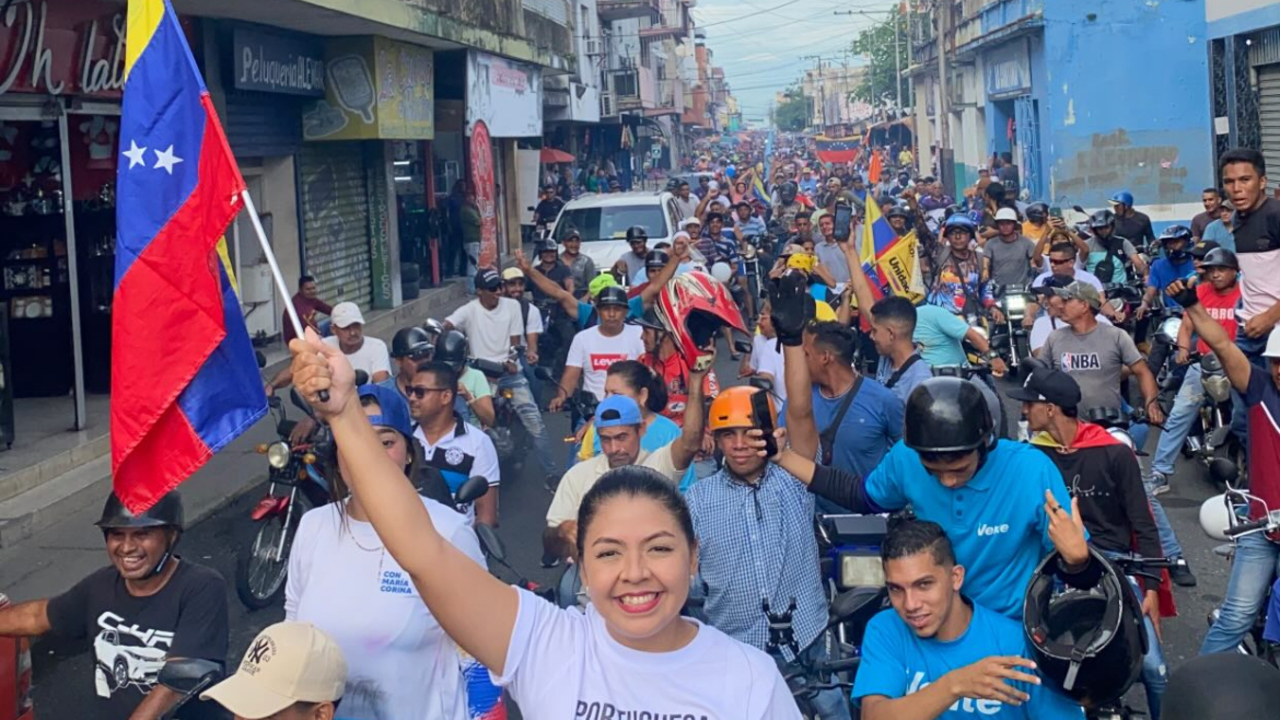María Oropeza lidera una de las manifestaciones por la libertad en Guanare, estado Portuguesa, Venezuela, quien ahora se encuentra secuestrada por el DGCIM
