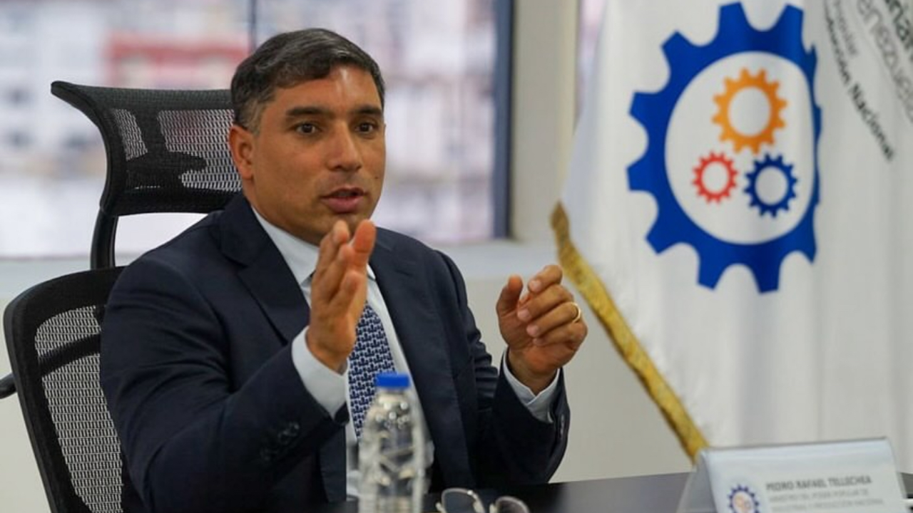 Ex ministro de Petróleo e Industrias, Pedro Rafael Tellechea, durante un encuentro con las principales compañías textiles en Venezuela el 15 de octubre de 2024.