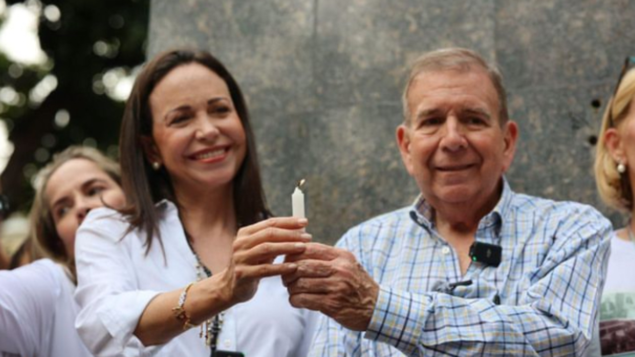 María Corina Machado junto al presidente electo, Edmundo González Urrutia, durante el periodo de campaña electoral en julio de 2024 en Venezuela.