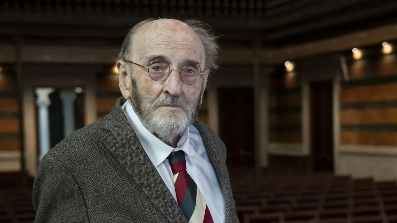 El escritor y académico de la RAE Álvaro Pombo. Fuente RAE.