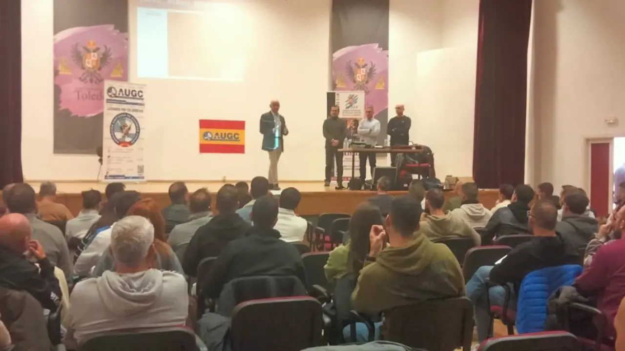En el curso han participado más de 90 agentes, entre policías y guardias civiles. (Foto: AUGC).