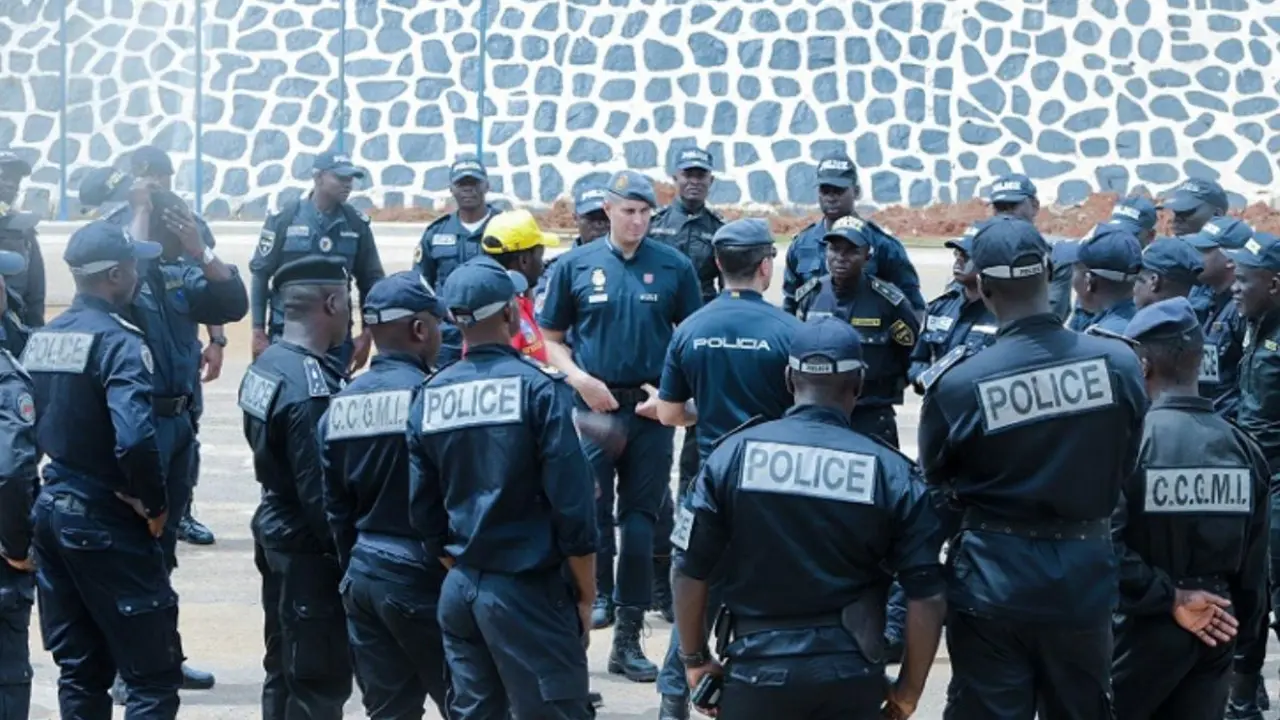 Efectivos de las Unidades de Intervención Policial han impartido un curso a policías de Camerún. (Fotos: Sergio Ansón).