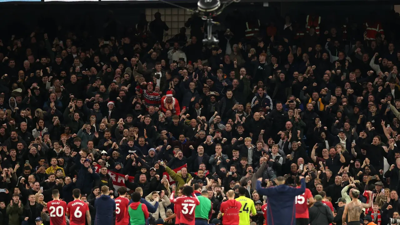 Manchester United/ X