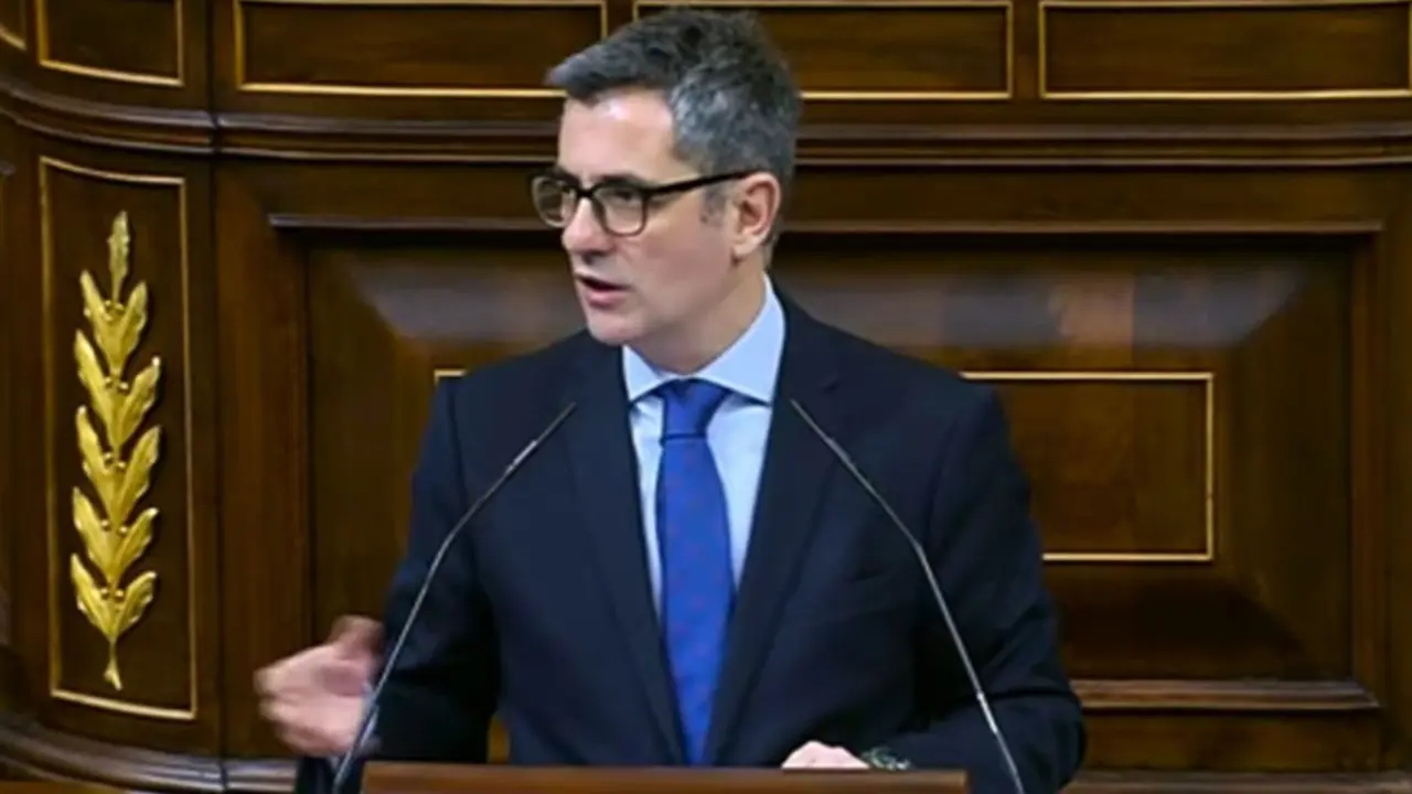El ministro Bolaños durante su intervención en el Pleno del Congreso.
