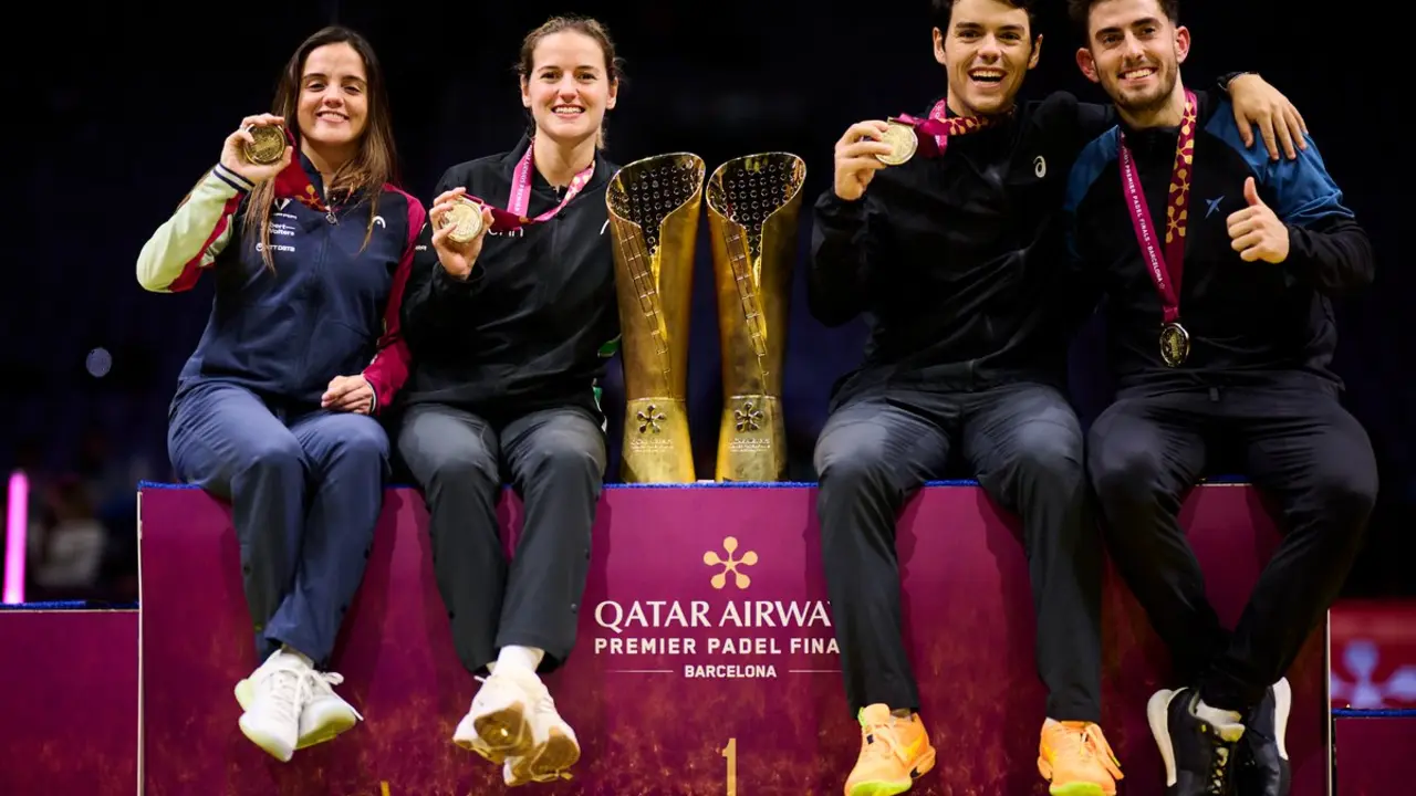 Coki. Jon, Paula y Ari celebran el Master Finals. Fuente: Premier Padel/ X