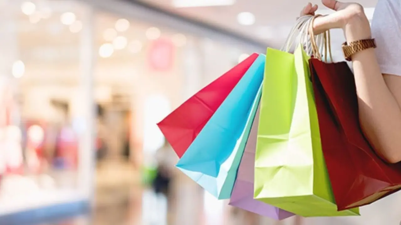 Las normas establecen que los productos deben haber formado parte de la oferta habitual del establecimiento durante, al menos, un mes. (Foto: OCU).