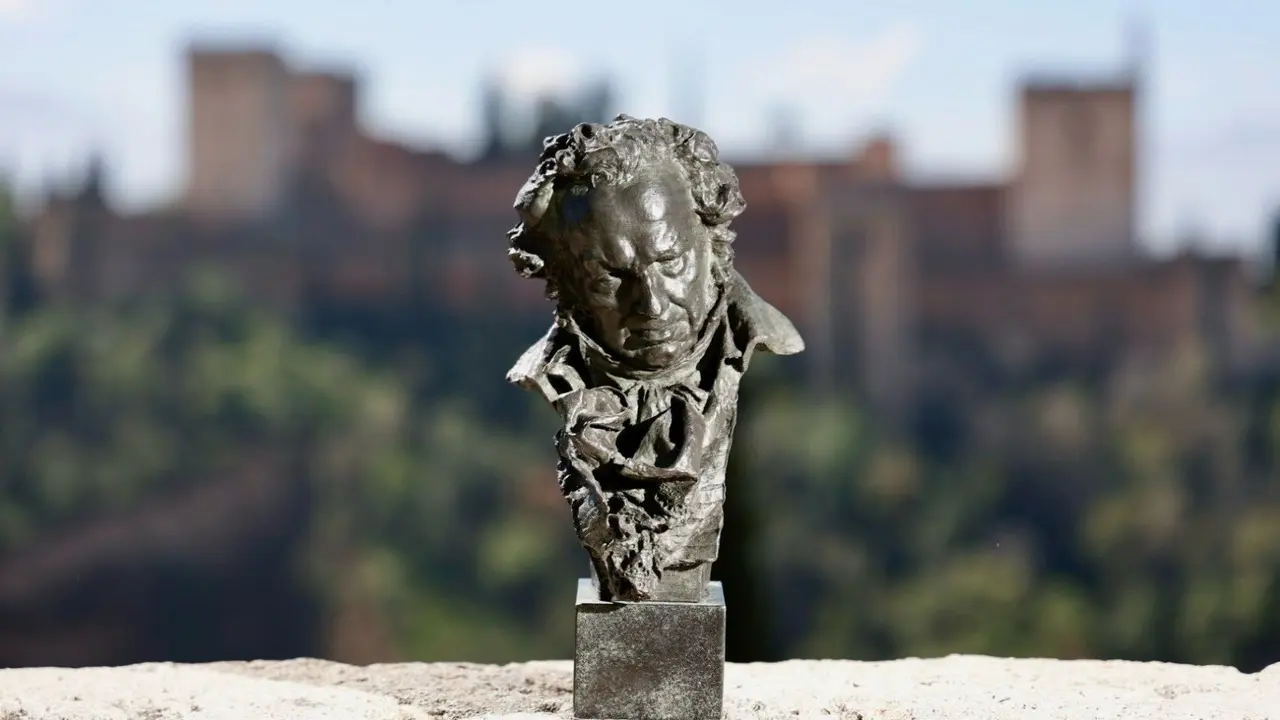Un busto de Goya en Granada. Imagen: @PremiosGoya en 'X'