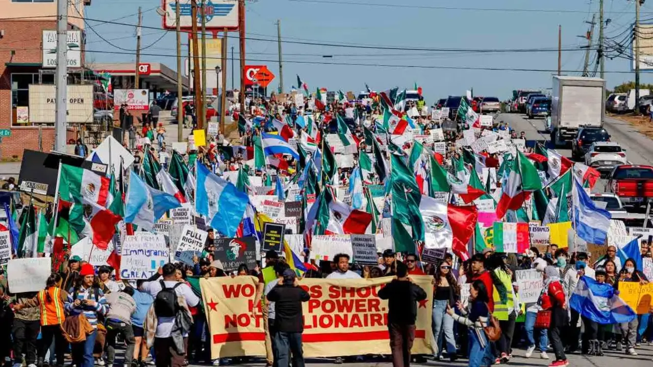 Protestas en las calles de California, Estados Unidos luego de las deportaciones llevadas a cabo por la administración de Donald Trump.