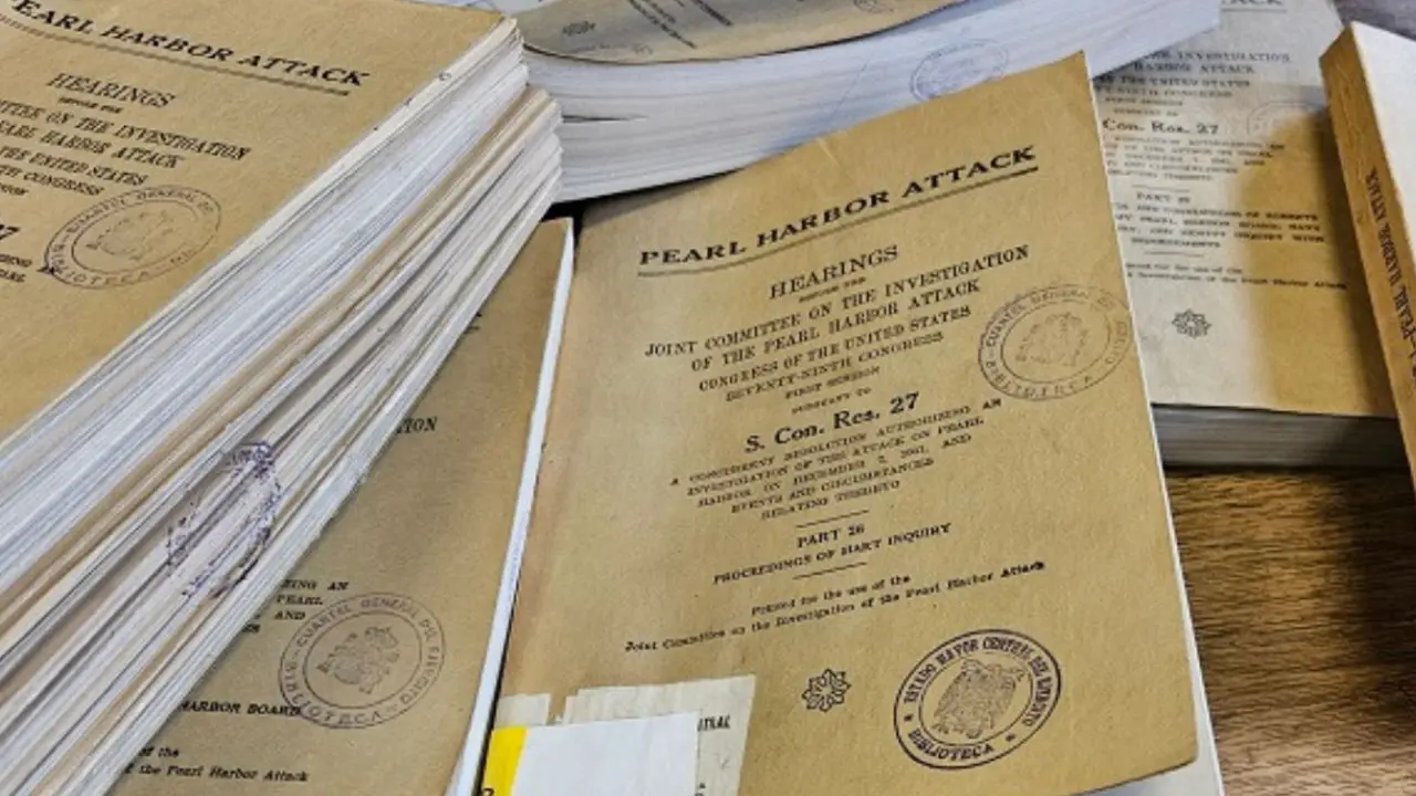 Miles y miles de páginas, (casi 30.000, casi infinitas), revelan la necesidad de investigar un hecho tan increíble como el ataque por sorpresa a toda la flota norteamericana del Pacífico en Pearl Harbor. 