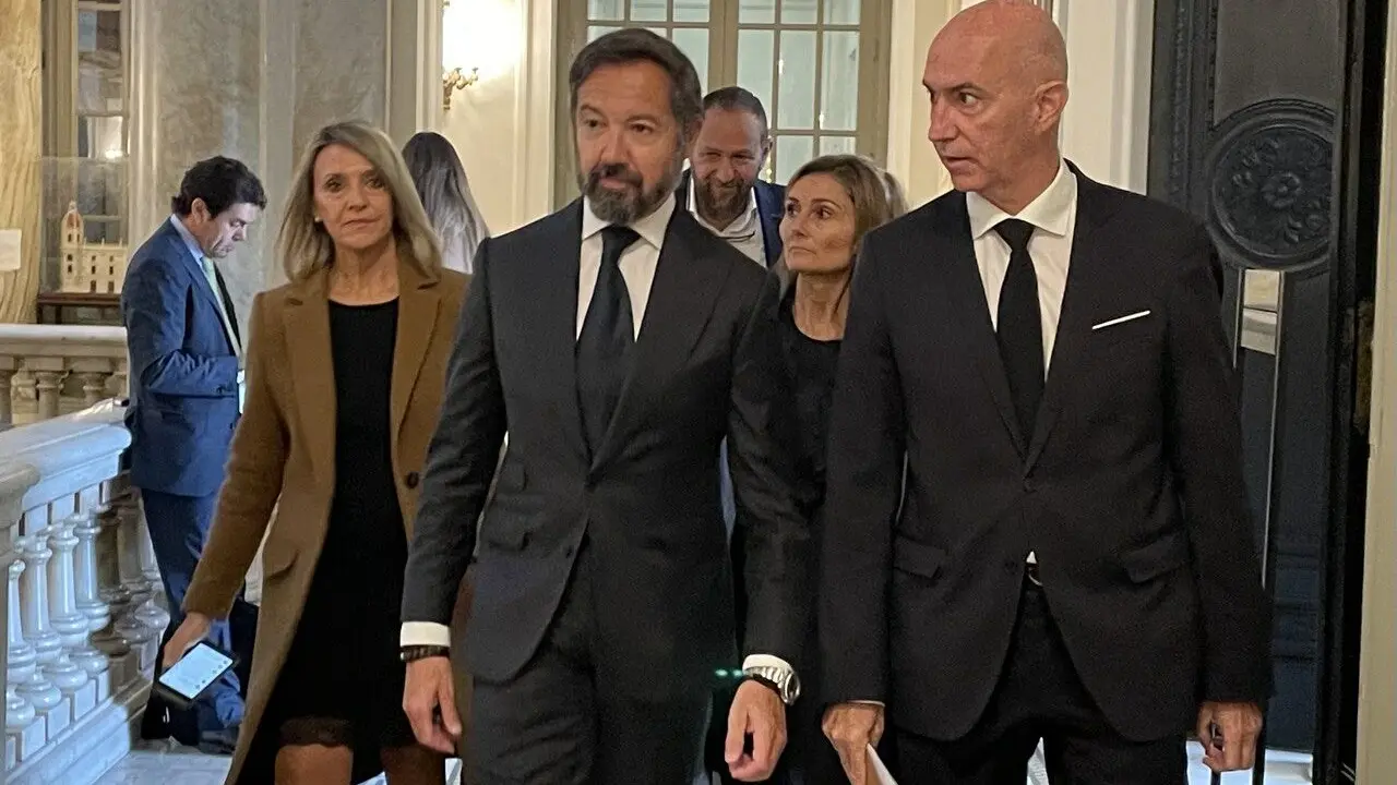 Juanma Badenas y el resto de concejales de Vox en el Ayuntamiento de Valencia. Imagen: @VoxValencia_C en 'X'