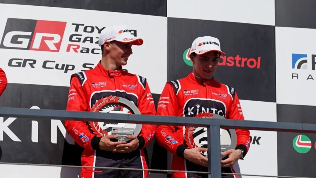 Toño Gomez podium TOYOTA GR CUP SPAIN Navarra 2015 Sábado