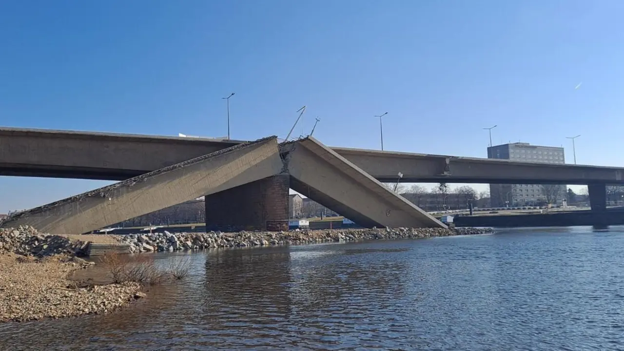 Puente Carola en Dresde Alemania