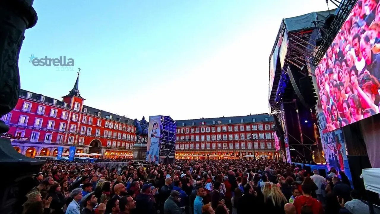 Imagen de uno de los conciertos que se han celebrado con motivo de las fiestas de San Isidro en la Plaza Mayor de Madrid