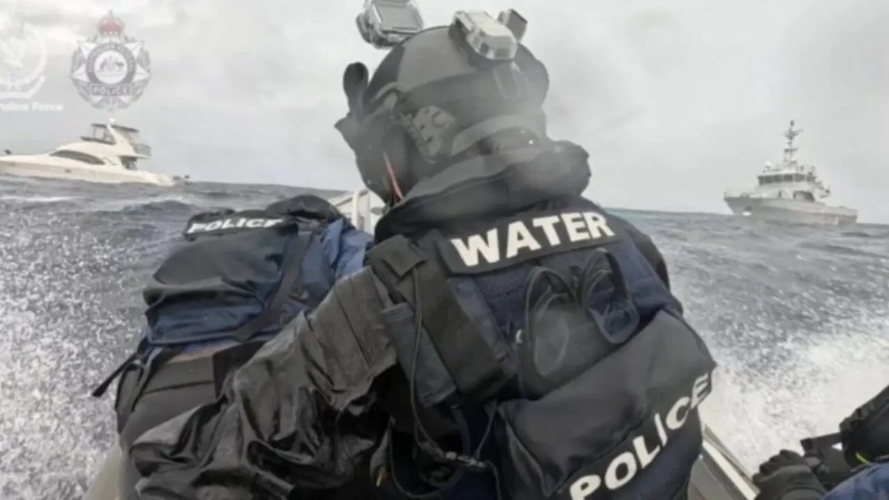 Los barcos pesqueros reconvertidos en 'nodrizas' son hoy una de las herramientas más eficaces y discretas para el transporte transoceánico de cocaína.
