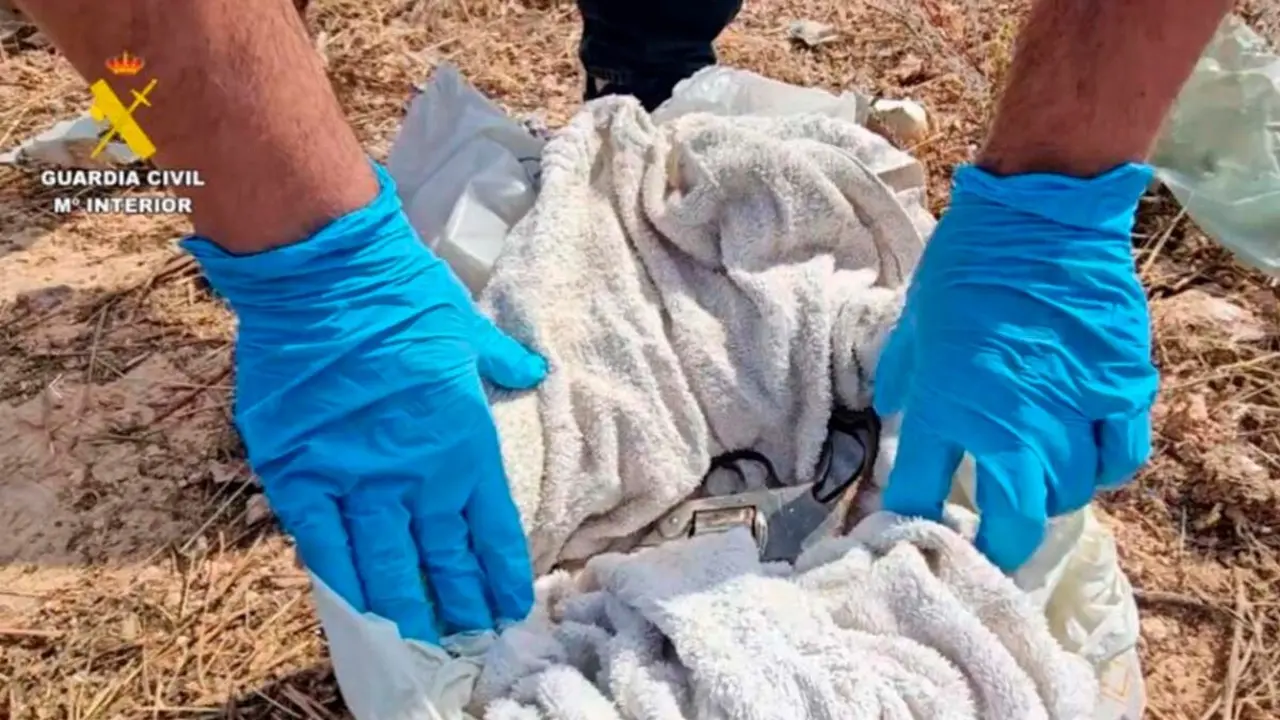 Dos detenidos por disparar en la cabeza a un joven en Orihuela Costa
