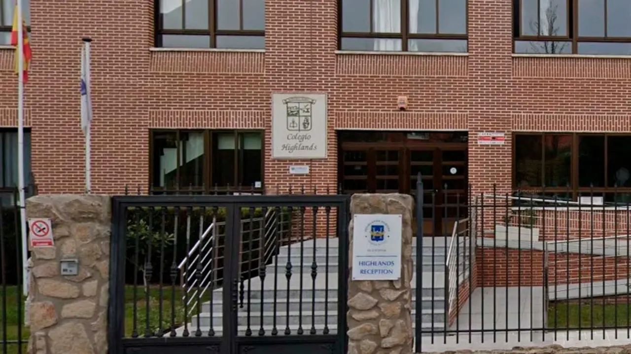 Colegio Highlands El Encinar de La Moraleja (Madrid)/imagen Google