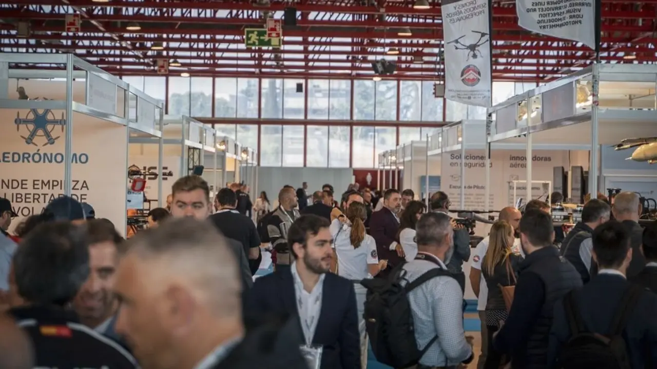 Durante TECNOSEC DRONExpo 2025, los expositores que presenten soluciones con drones tendrán la oportunidad de emplear jaulas para realizar demostraciones indoor