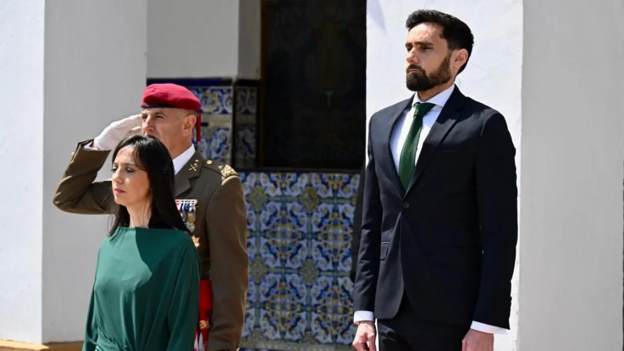 El ya exsecretario de Estado de Seguridad en una imagen de archivo con la directora general de la Guardia Civil, Mercedes González. (Foto: Ministerio del Interior).