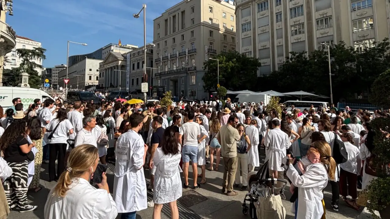 Por un Estatuto Médico y Facultativo / Amyts