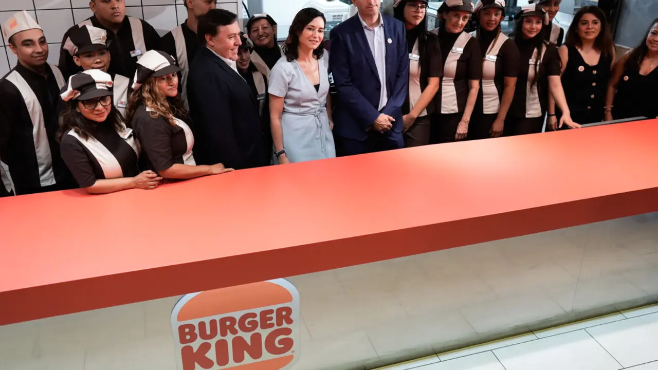 Presidenta de la Comunidad de Madrid y D.Gregorio Jiménez Presidente de Burguer  King España