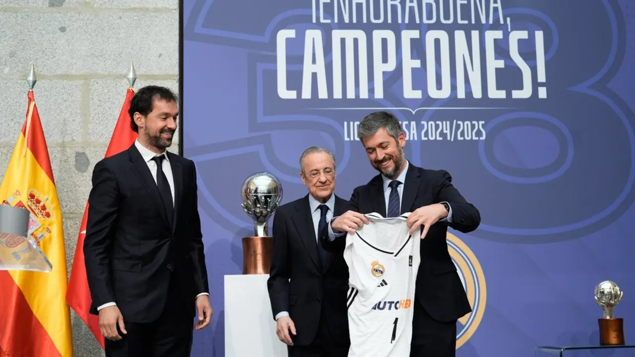 El Real Madrid ha ofrecido el trofeo a la Comunidad de Madrid