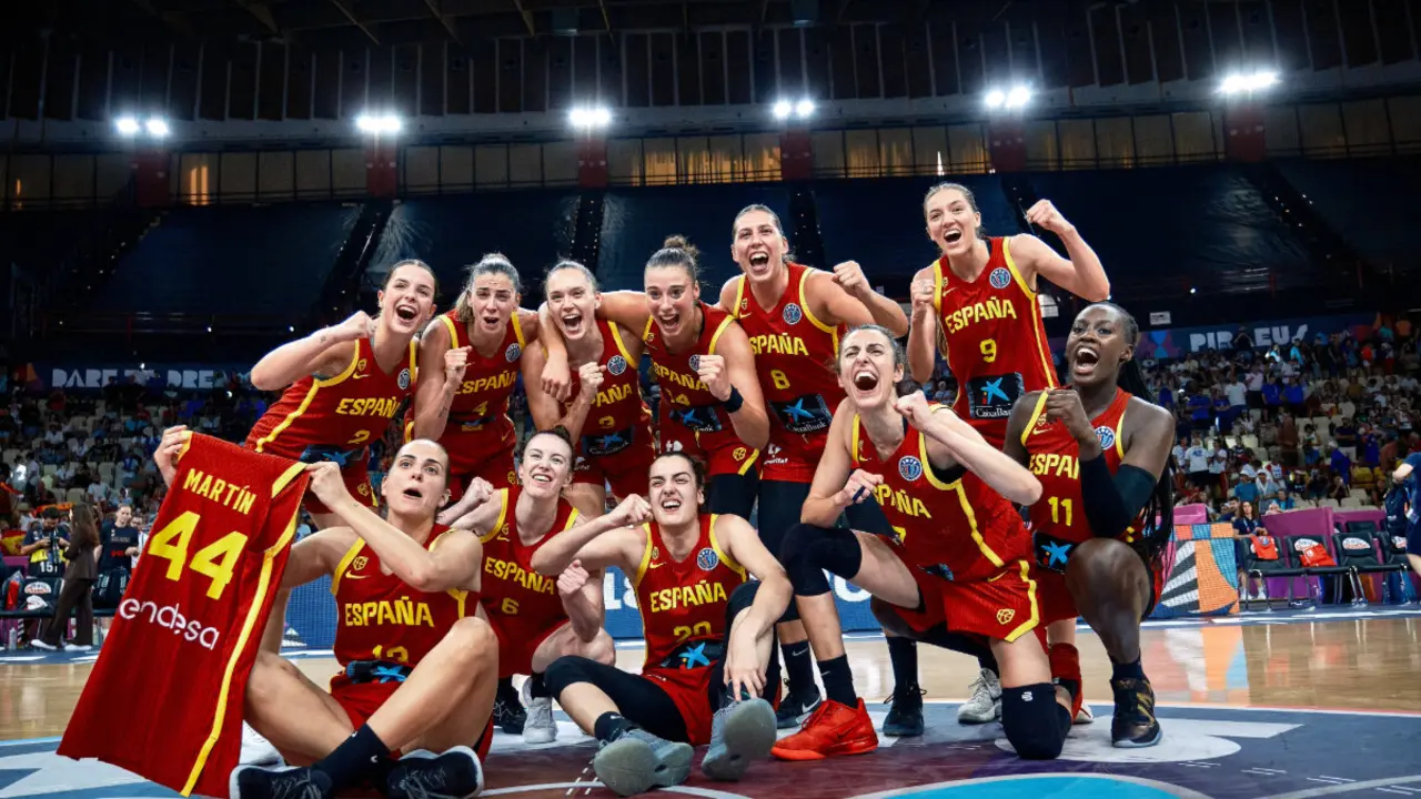 La selección española jugará la final del Eurobasket tras un partidazo contra Francia. Imagen: X @EuroBasketWomen