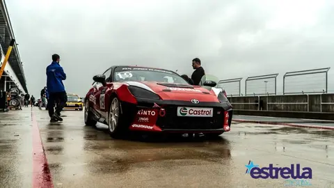 Estrella Digital es el patrocinador oficial del piloto madrileño José Antonio Gómez Gutiérrez.